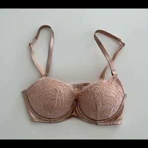 Victoria’s Secret nude rose gold lace bra 32c